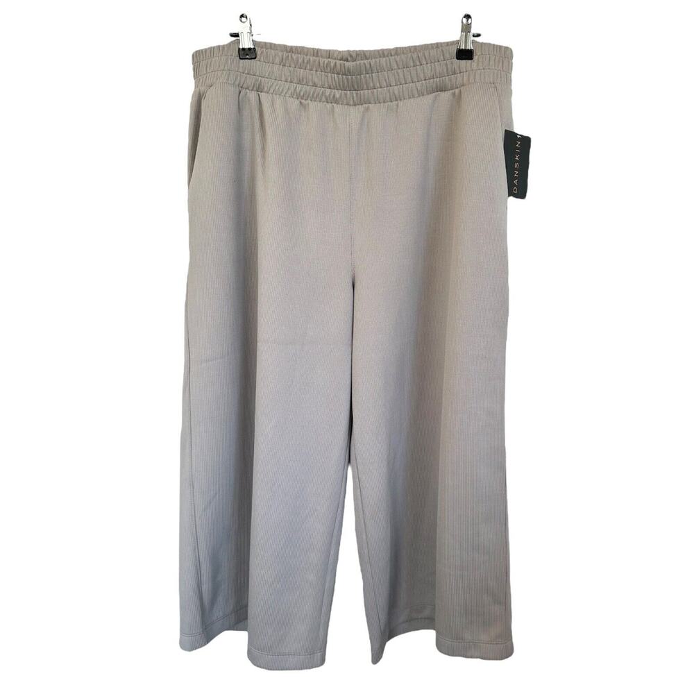 Danskin Women's Scuba Rib Gaucho Wide Leg Stretch Pants Crop Size XL Atmosphere